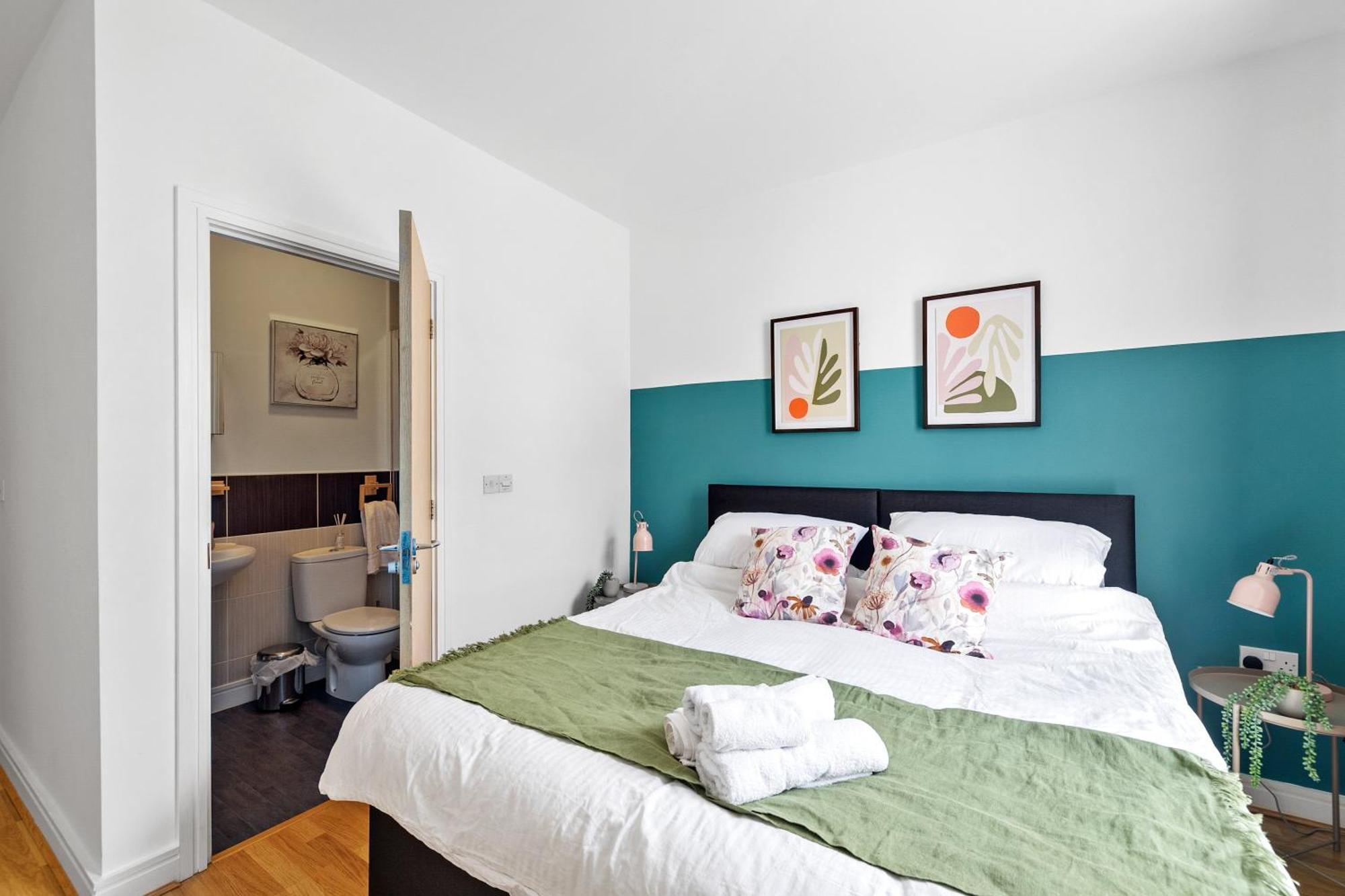 Spacious House By Quay - Sleeps 7 - Free Parking Plymouth Exterior photo